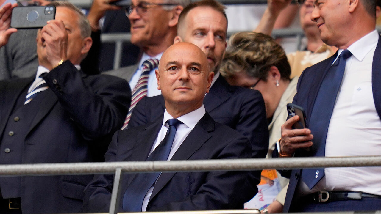 Daniel Levy deixa o comando do Tottenham após 24 anos no clube