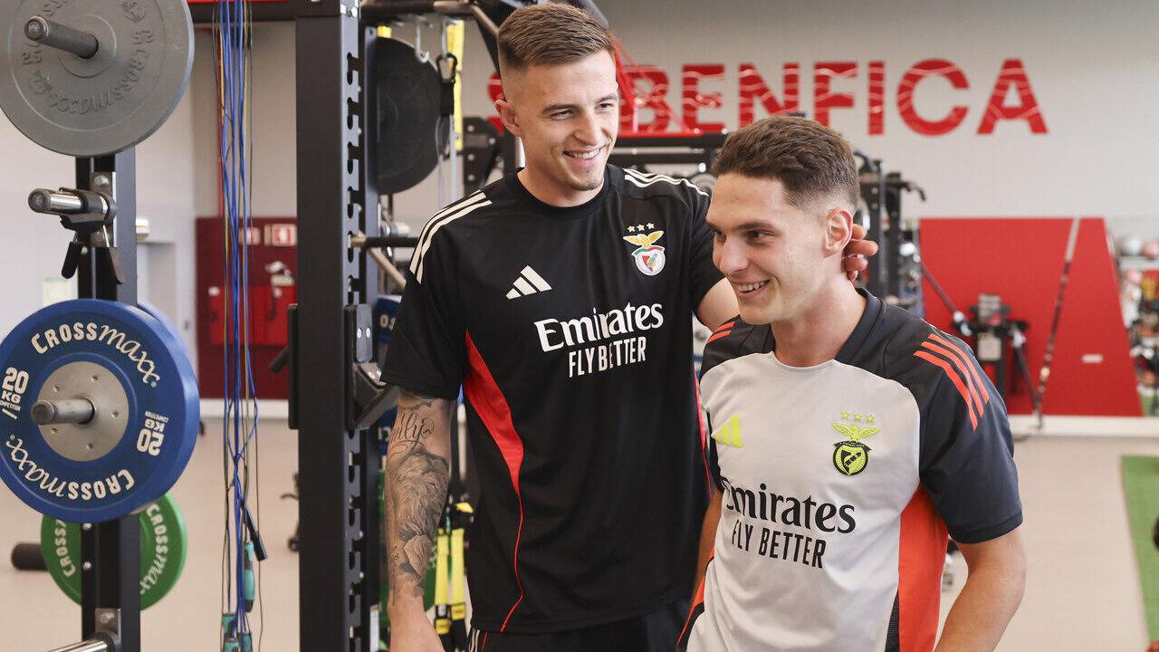 Trubin feliz com Sudakov no Benfica e promete ajuda na integração