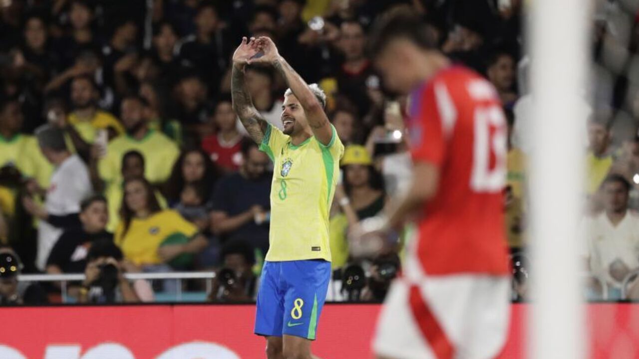 Bruno Guimarães marcou na vitória do Brasil sobre o Chile