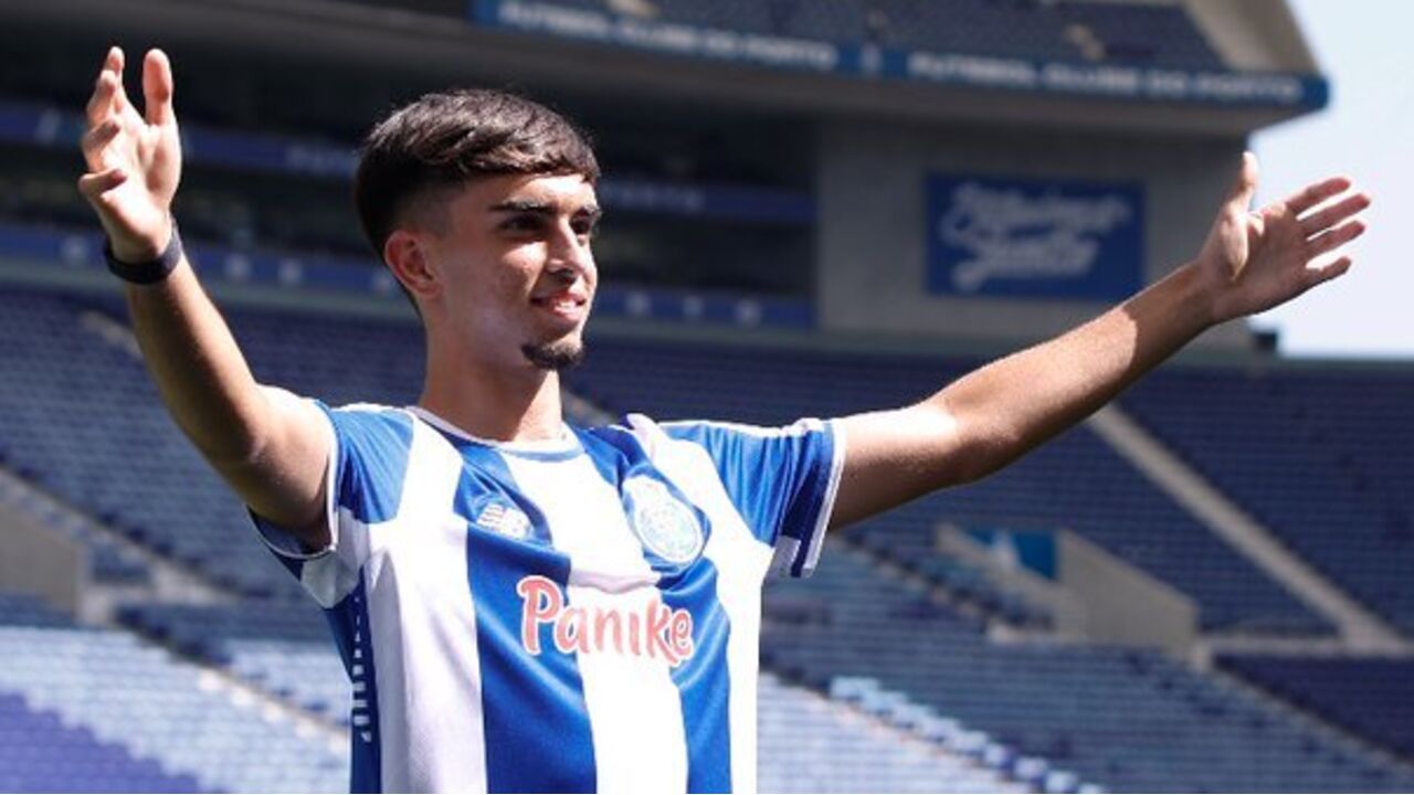 Rodrigo Morais assina contrato profissional com o FC Porto