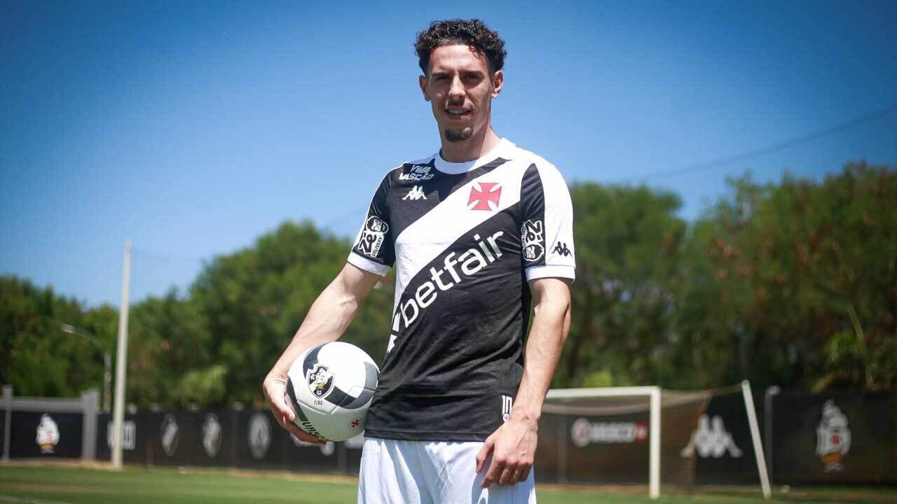 Nuno Moreira destaca privilégio de jogar no Vasco e adaptação no Rio de Janeiro