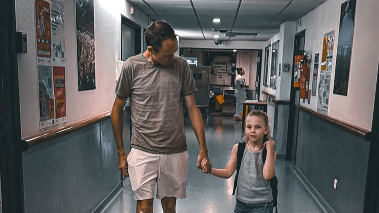 Chris Froome teve alta após acidente em Toulon e regressou a casa