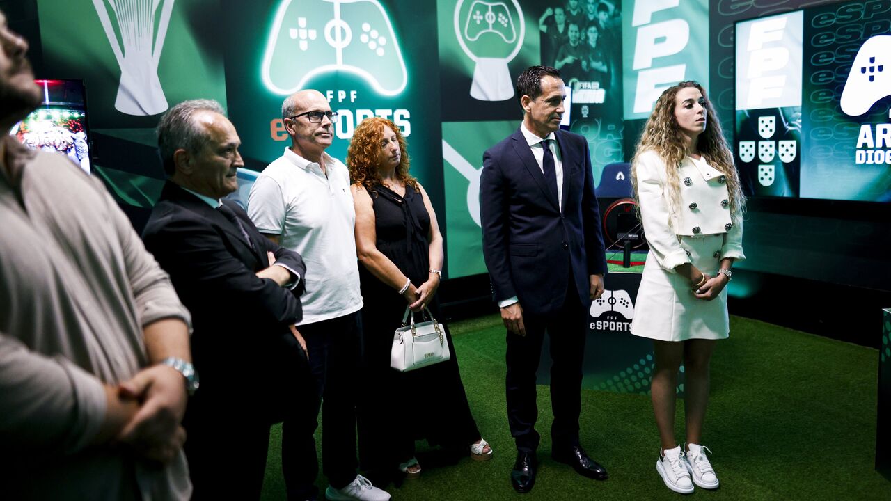 Família de Diogo Jota esteve presente no momento da inauguração