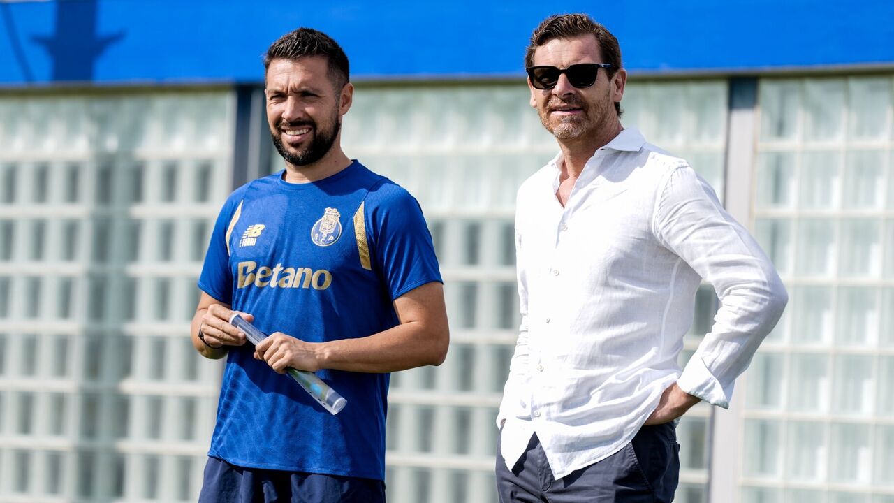 Villas-Boas assiste a treino do FC Porto com jovens chamados por Farioli