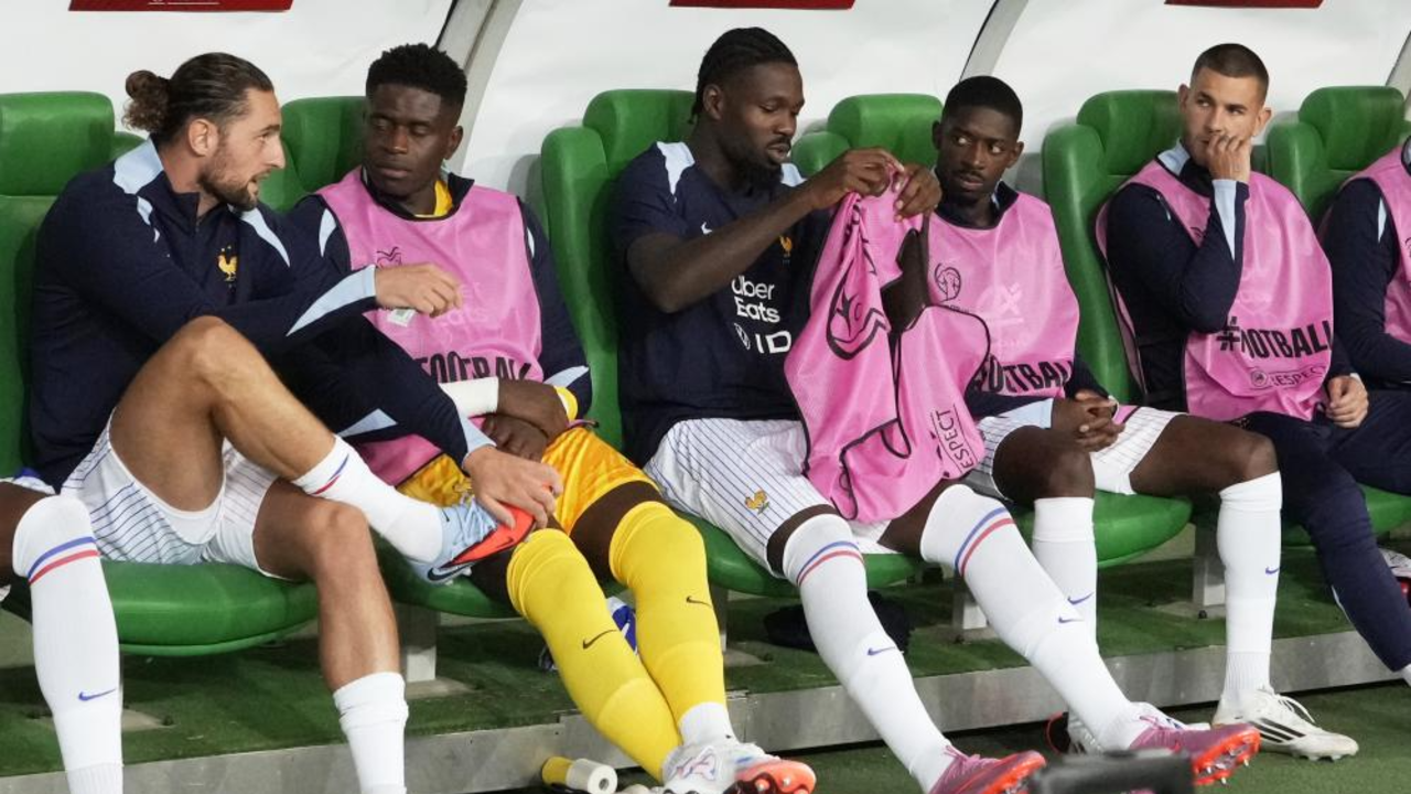 Dembélé lesionado gera preocupação entre PSG e seleção francesa.
