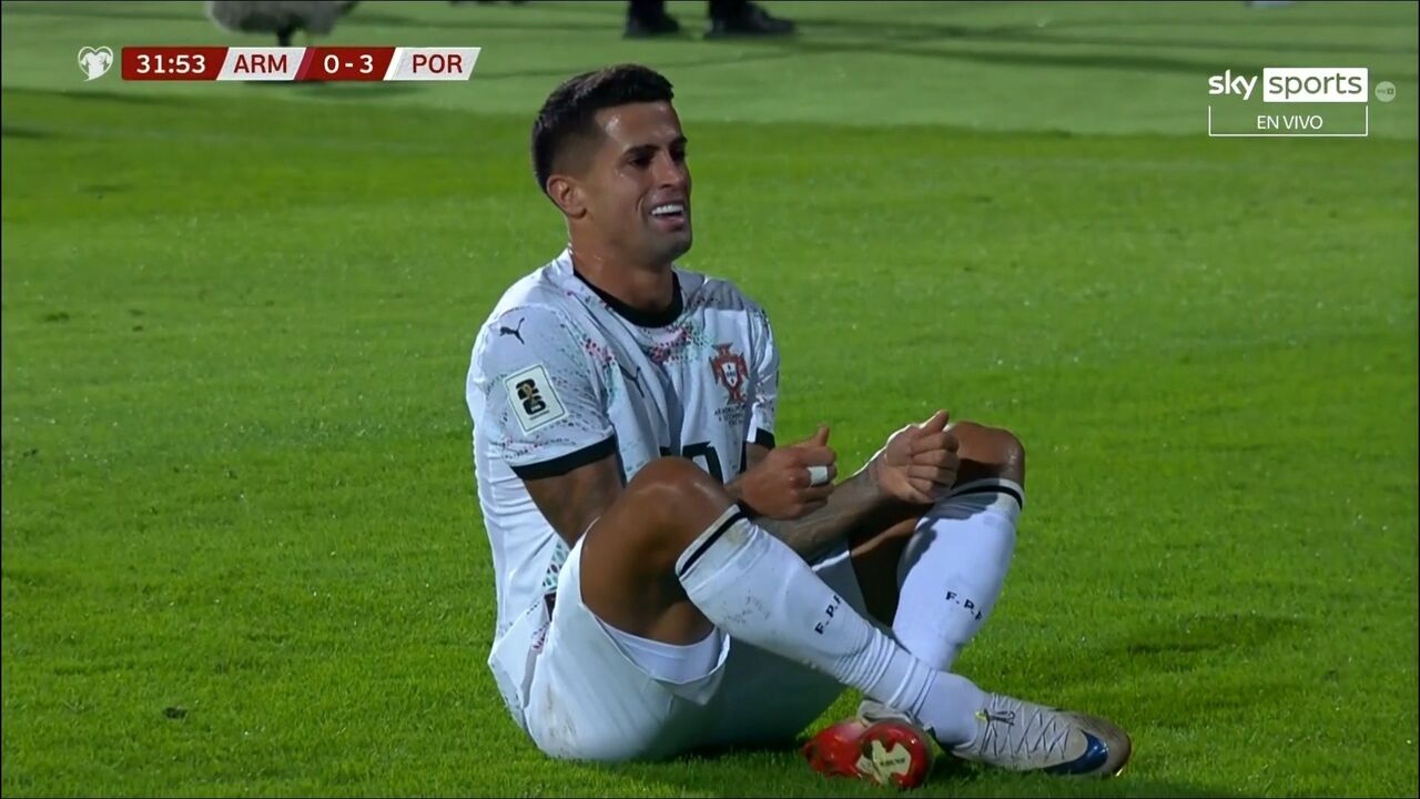 João Cancelo marca à Arménia e não esquece Diogo Jota no festejo: veja o momento