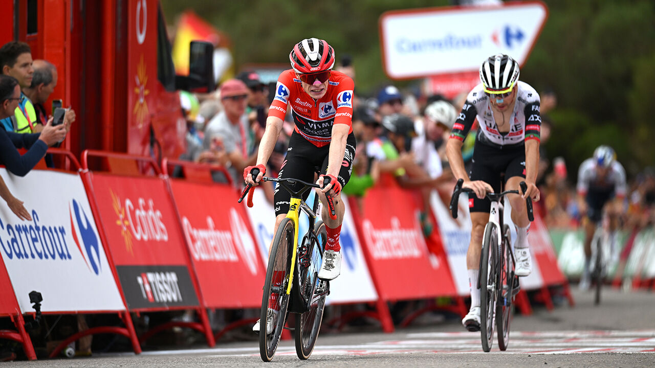 Ciclistas competem na etapa 14 da Vuelta, com Almeida e Vingegaard em destaque