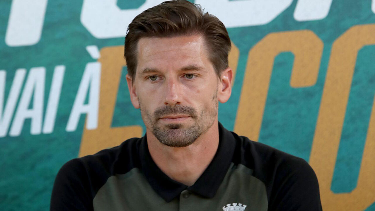 Adrien Silva fica fora dos planos do Estoril