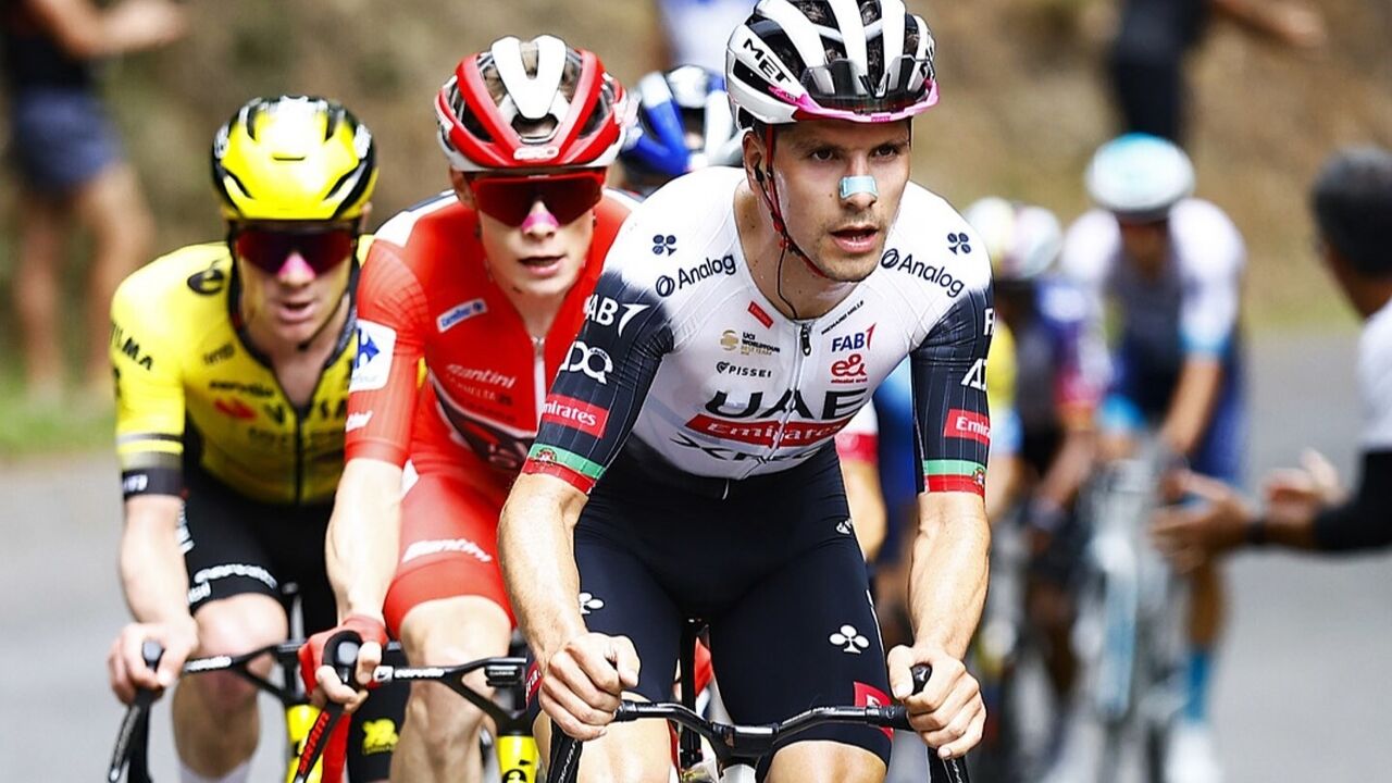 Vingegaard e Almeida disputam a Vuelta, com etapa na Bola del Mundo