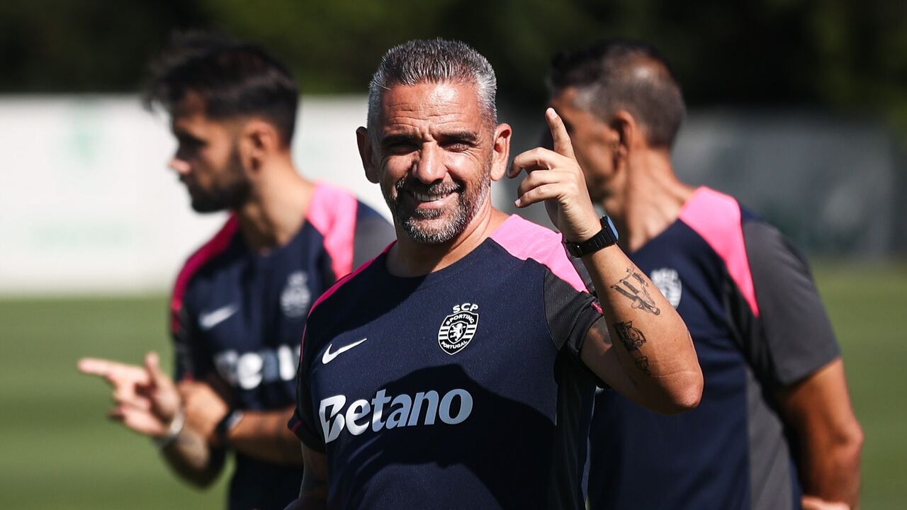 Ruben Amorim sorri no regresso do Sporting à Academia