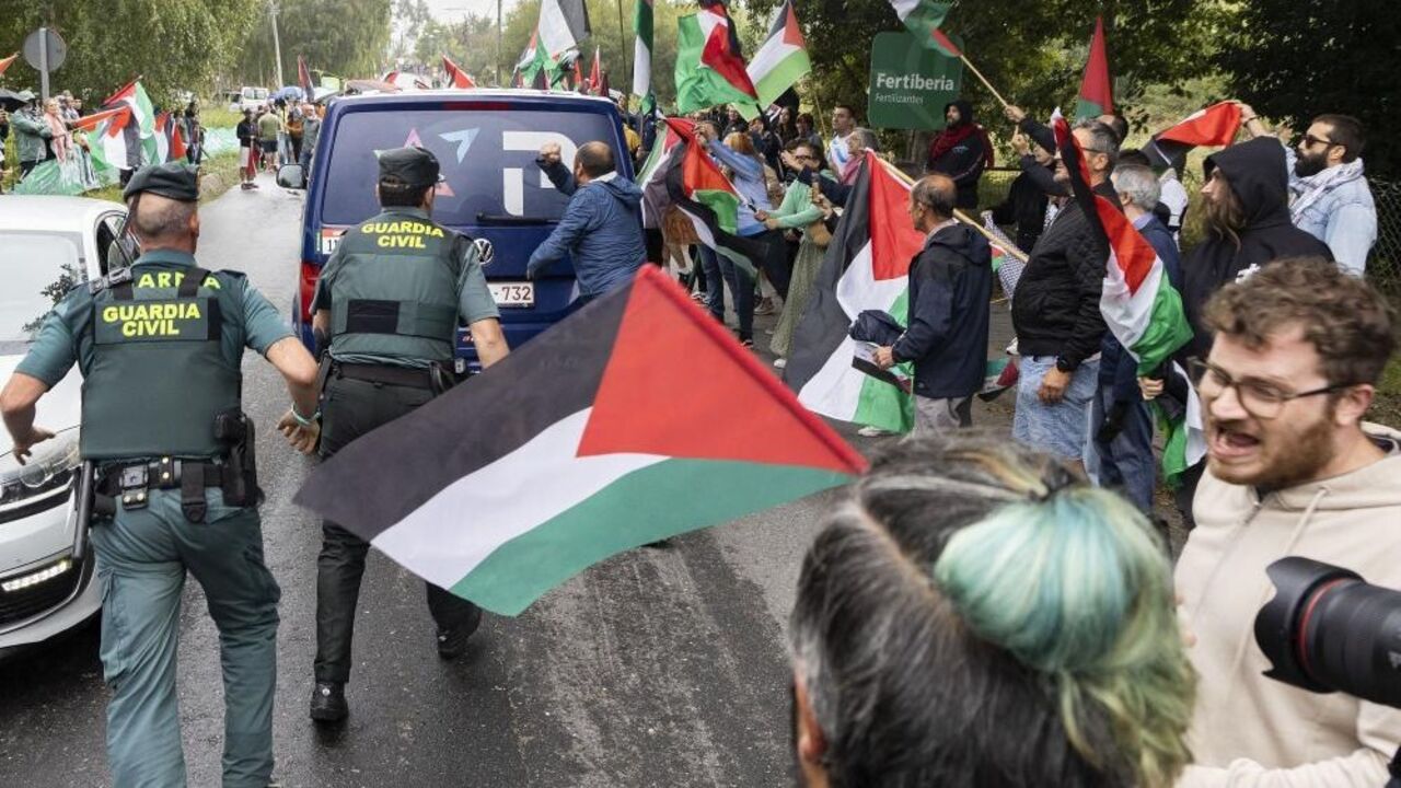 Protestos pró-Palestina afetam Vuelta; direção quer corrida em Madrid