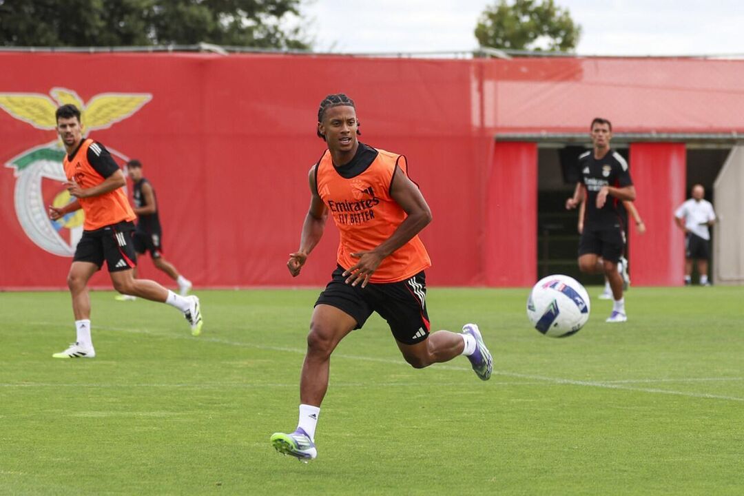 Leandro Santos surge como opção para lateral-direito no Benfica