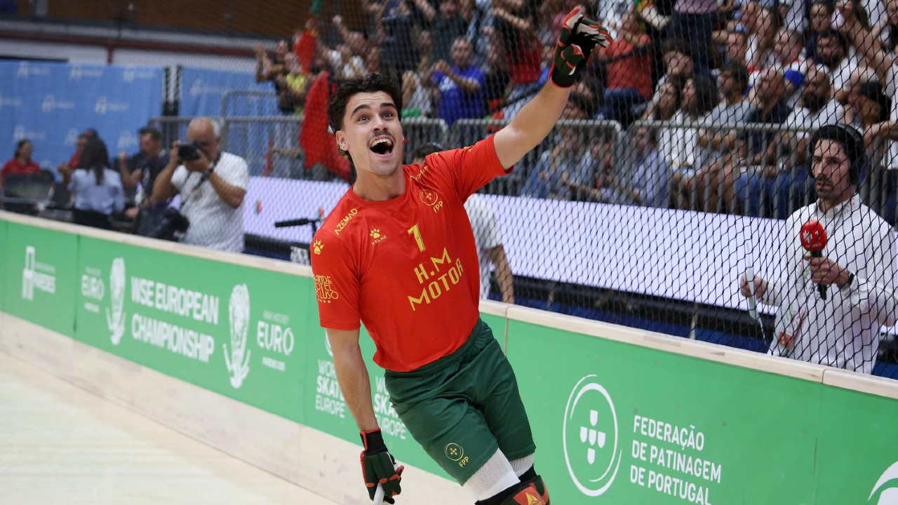 Rafa Bessa, atleta português, celebra conquista no Campeonato Europeu de hóquei em patins