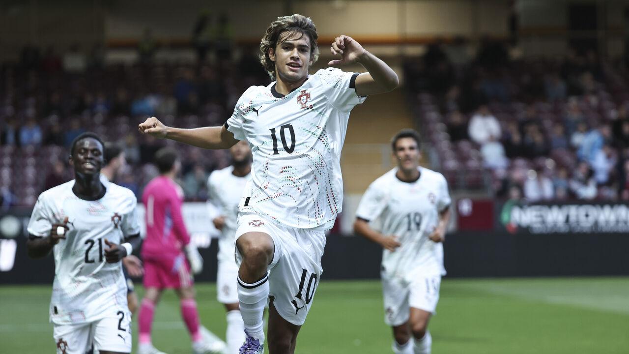 Rodrigo Mora destaca-se na vitória dos sub-21 com golo e assistência