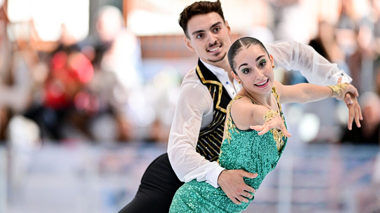 Ema Pitoco de Sousa e Vítor Castro campeões da Europa de dança em patinagem, em Trieste