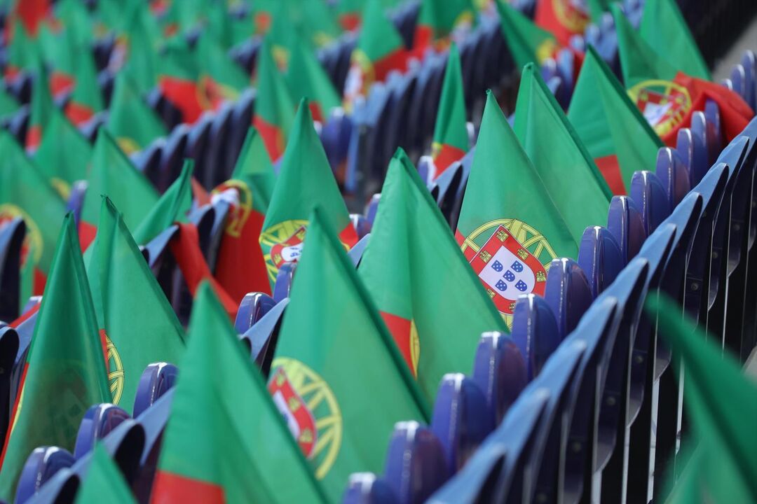 Bandeiras de Portugal no Estádio do Dragão