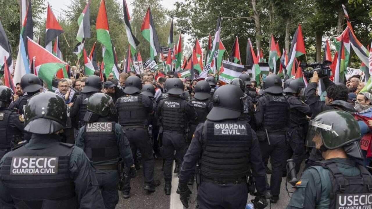 Polícia a postos para fazer frente aos manifestantes