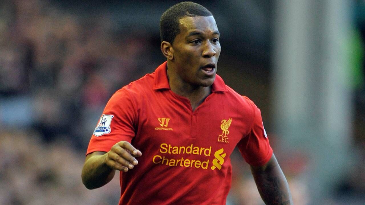 Andre Wisdom a jogar pelo Liverpool