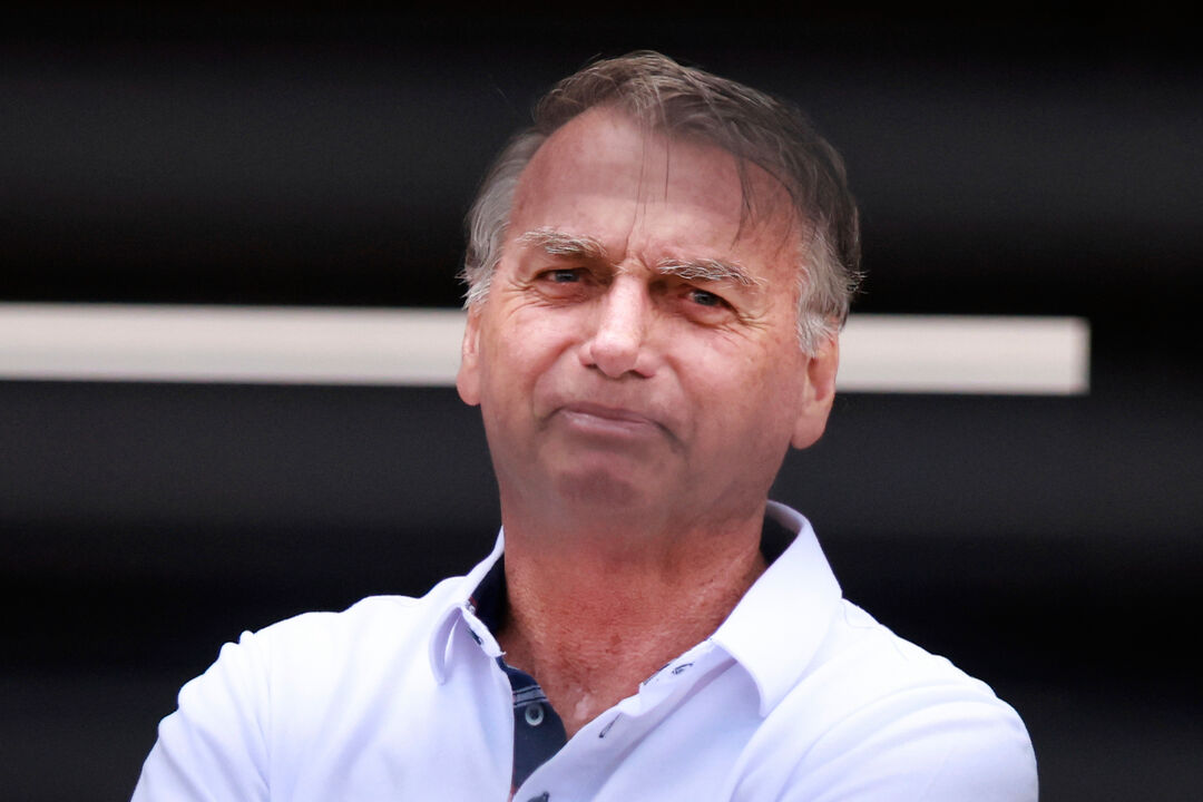 Bolsonaro enfrenta pena de 27 anos por crimes