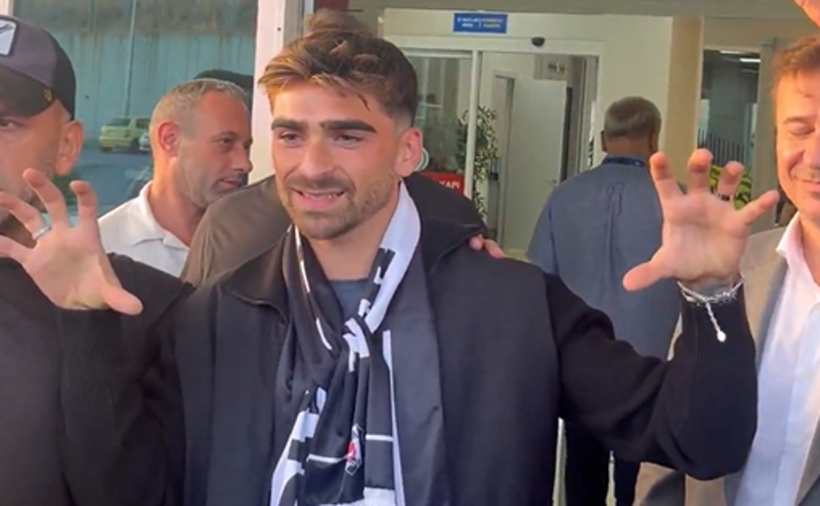 Jota Silva chega à Turquia para assinar pelo Besiktas.
