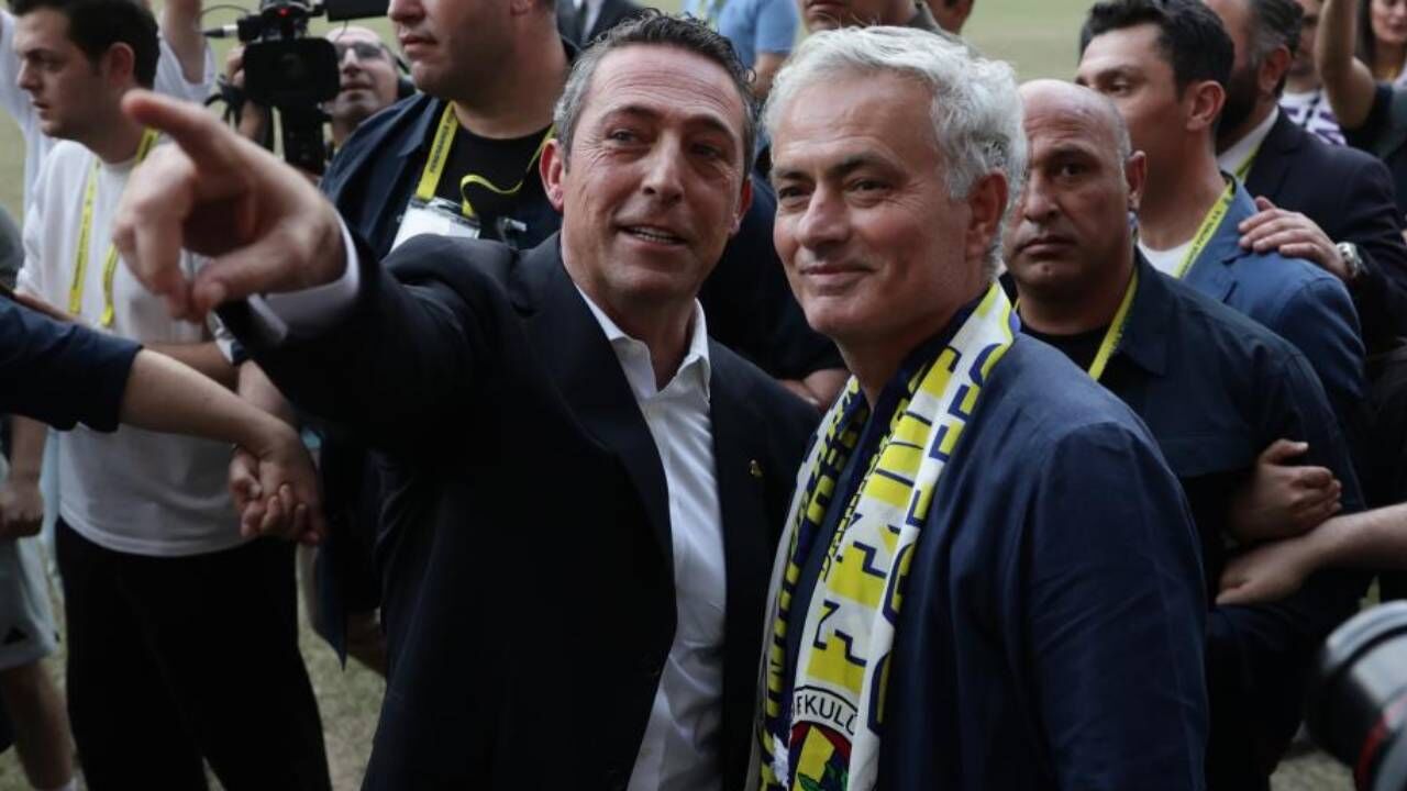 Ali Koç, presidente do Fenerbahçe, e José Mourinho