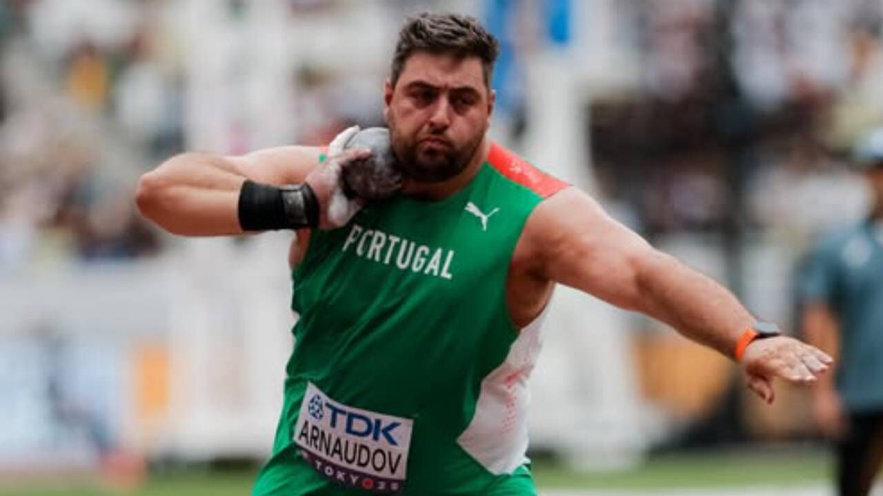 Tsanko Arnaudov no lançamento do peso