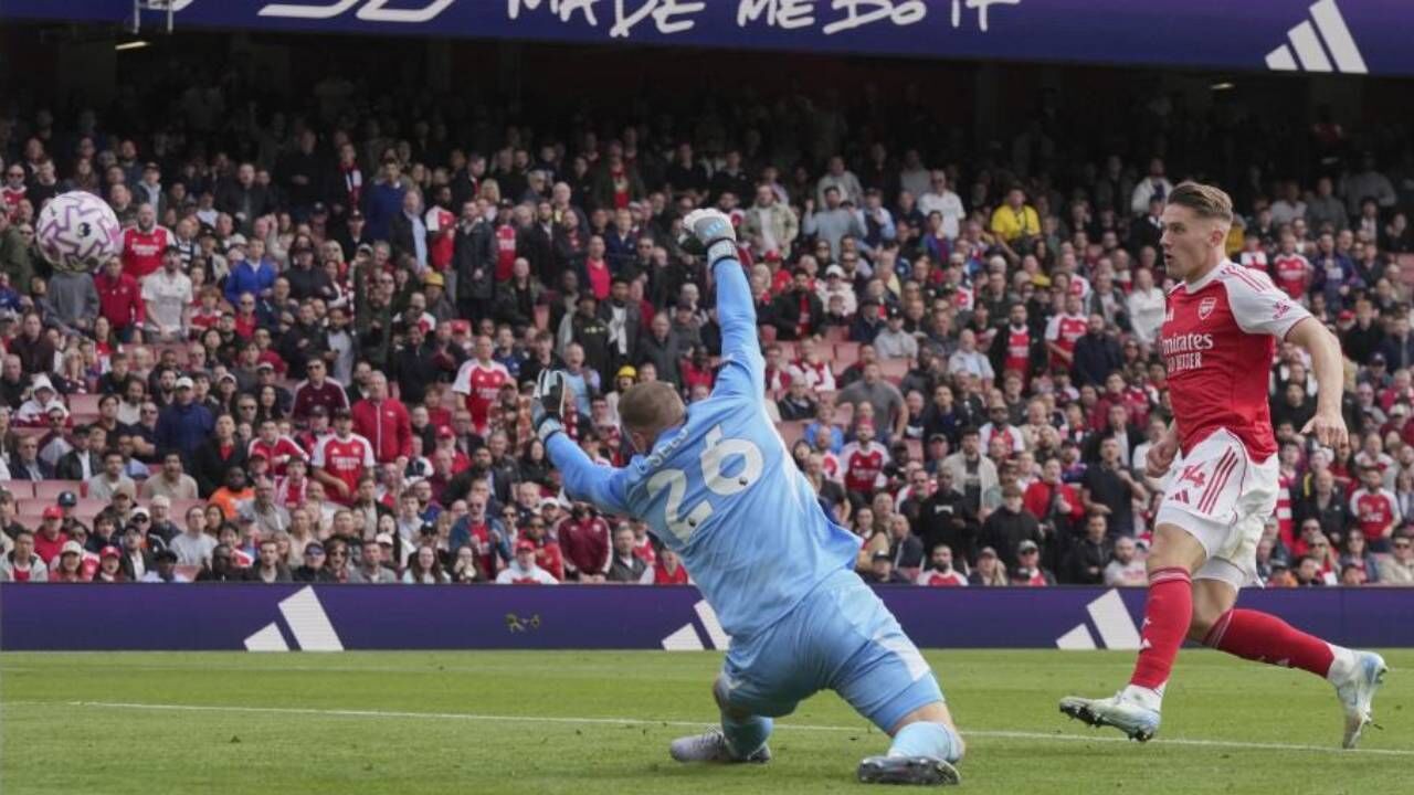 Viktor Gyökeres marca ao Nottingham