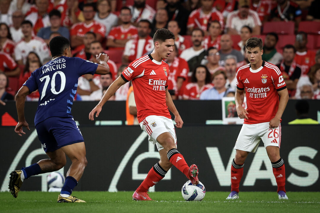 Sudakov em ação frente ao Santa Clara