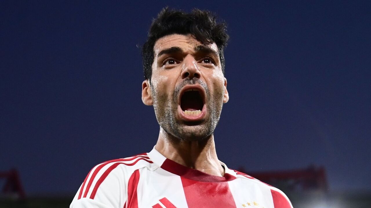 Mehdi Taremi bisou na estreia pelo Olympiacos