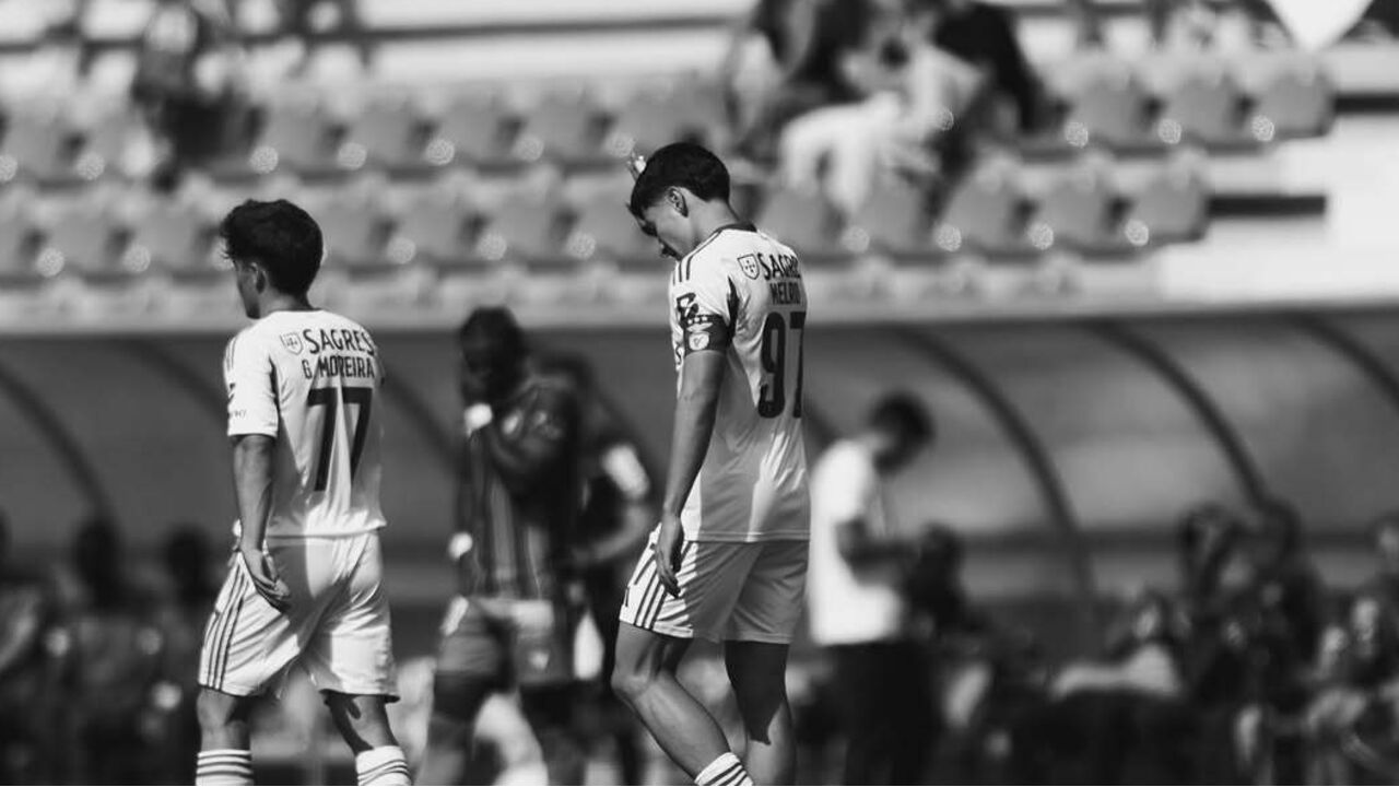 José Melro dedica golo à avó após marcar pelo Benfica B contra o Felgueiras.
