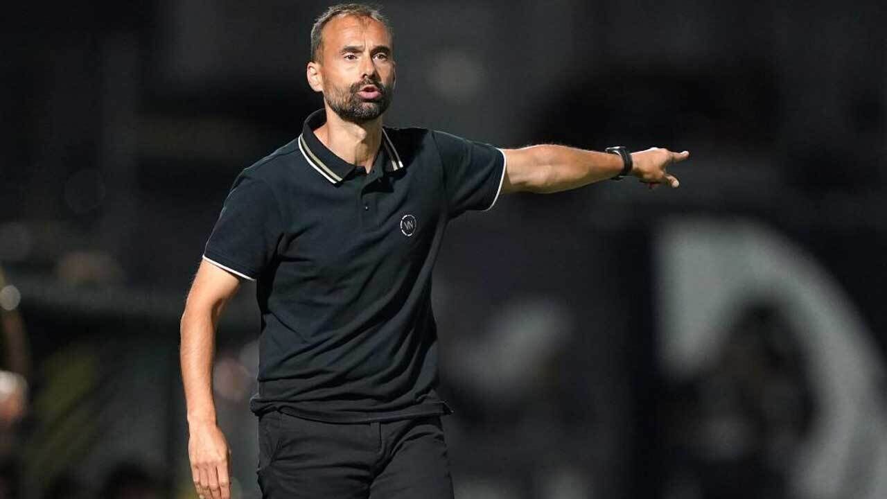 Hugo Oliveira, treinador do Famalicão