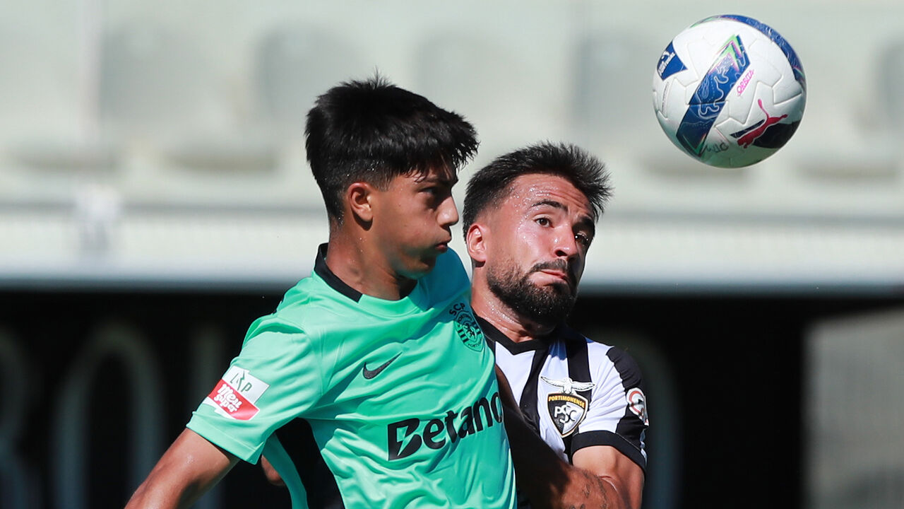 Momento do jogo entre Sporting B e Portimonense