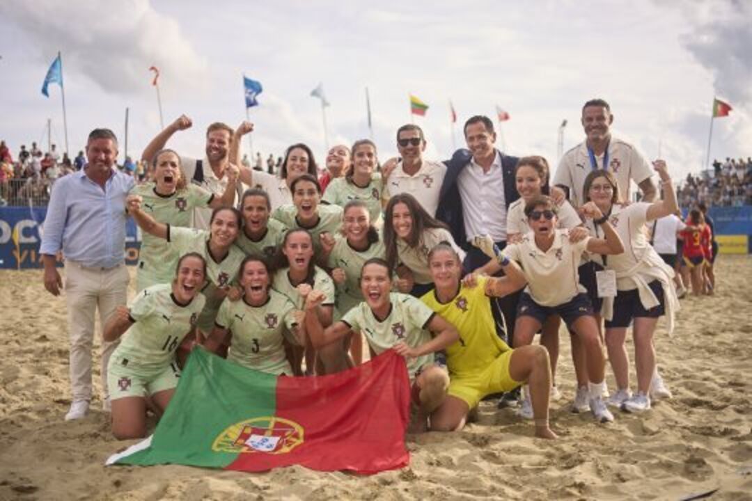 Alan Cavalcanti celebra o Europeu conquistado em Itália com a equipa feminina