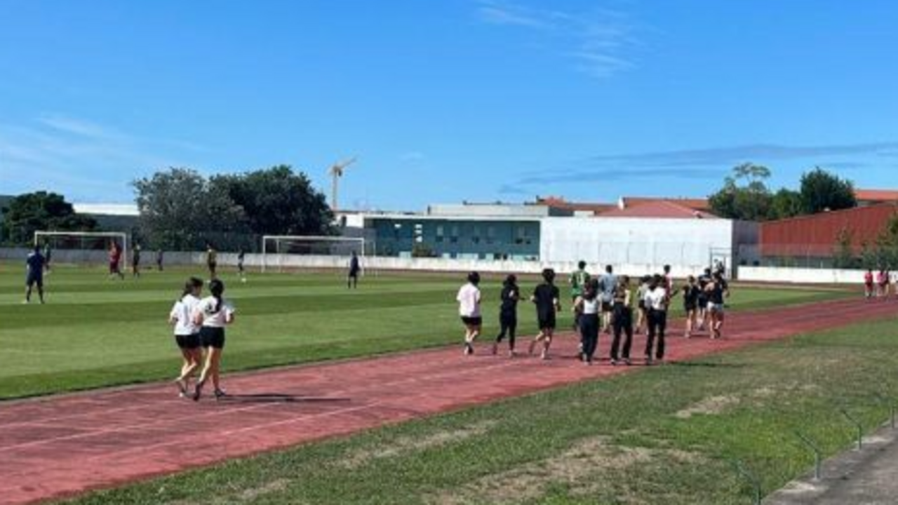 Santa Clara critica "políticos permeáveis" e fala em poupança