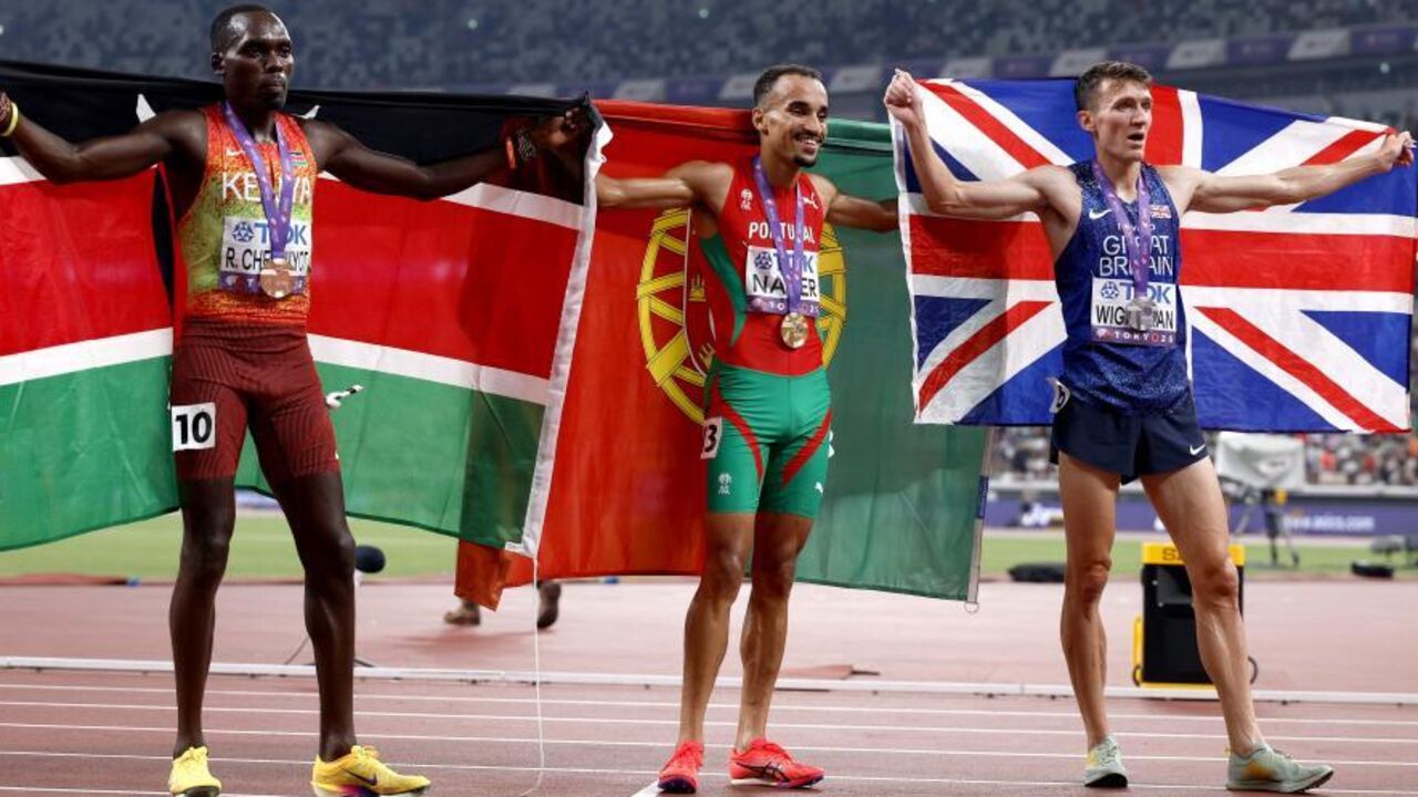 Campeão Isaac Nader ladeado Jake Wightman (prata) e Reynold Cheruiyot (bronze)