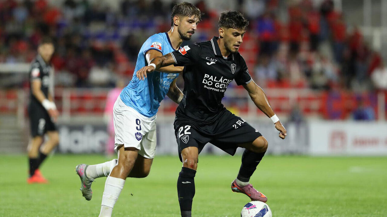 Oliveirense-Ac. Viseu foi disputado a 15 de setembro