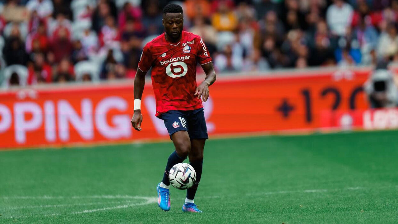 Mbemba ao serviço do Lille