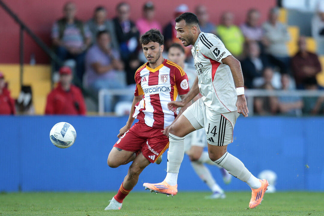 Pedro Lima num momento do jogo com Pavlidis