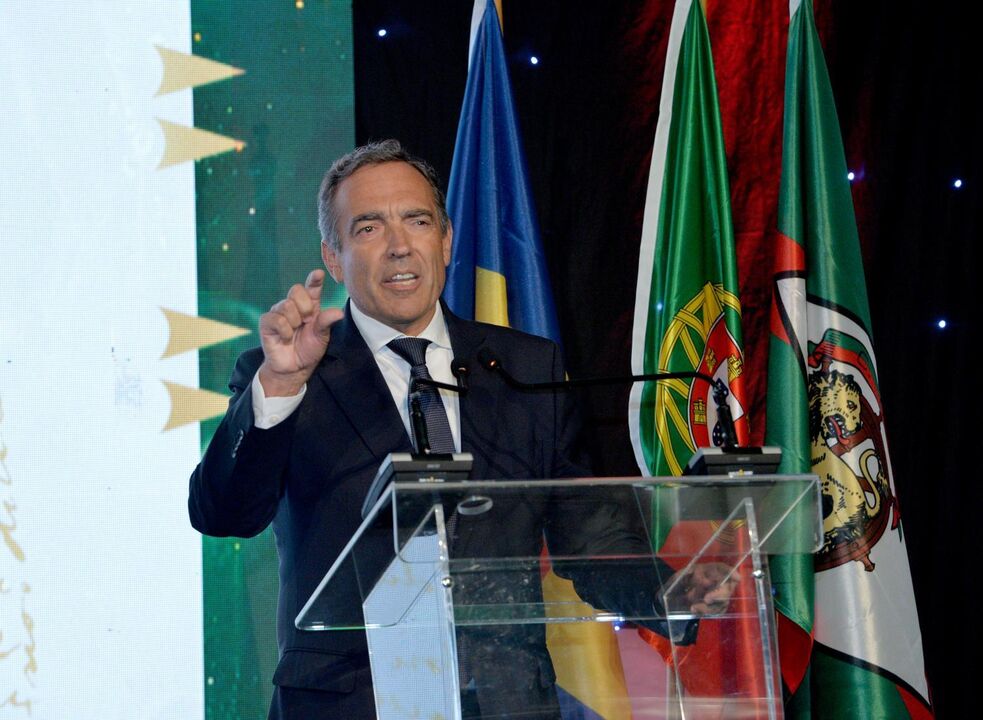 Reinaldo Teixeira discursa no jantar dos 115 anos do Marítimo