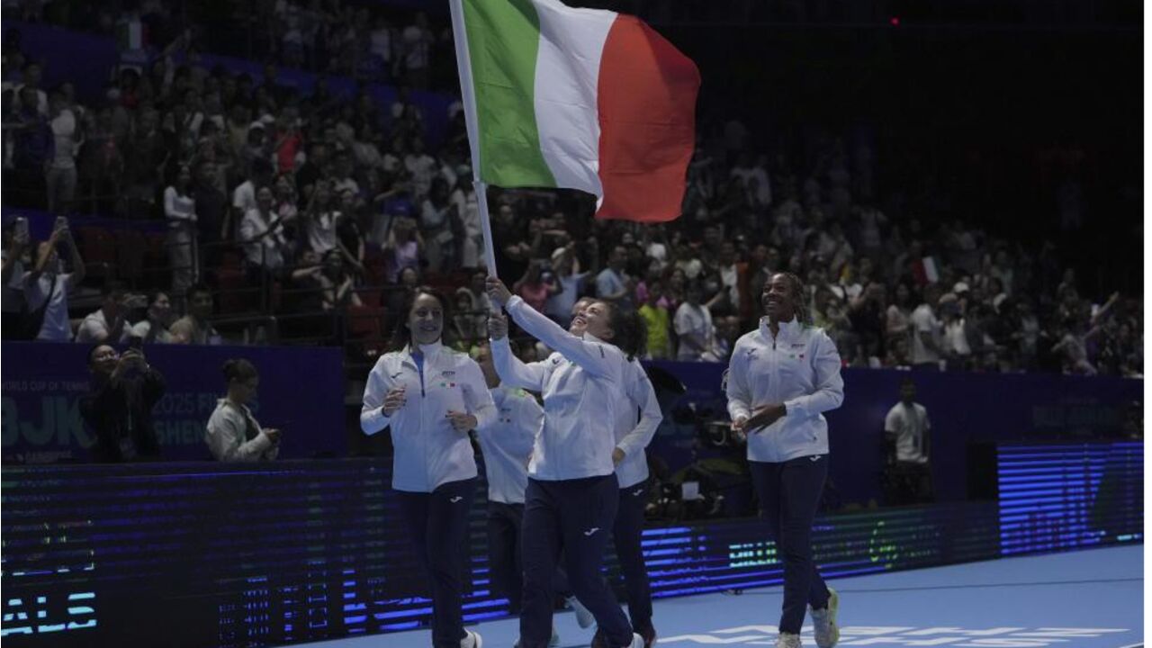 Italianas celebram a conquista da Billie Jean Cup