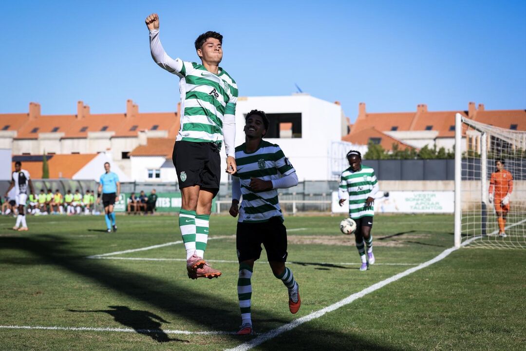 Sporting vence Farense por 3-0 com pragmatismo e garante a quarta vitória