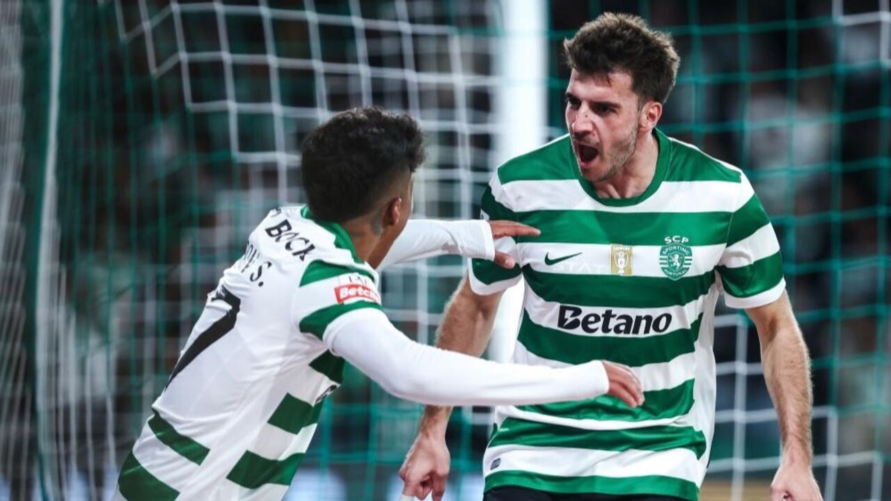 Alisson e Ioannidis celebram golo