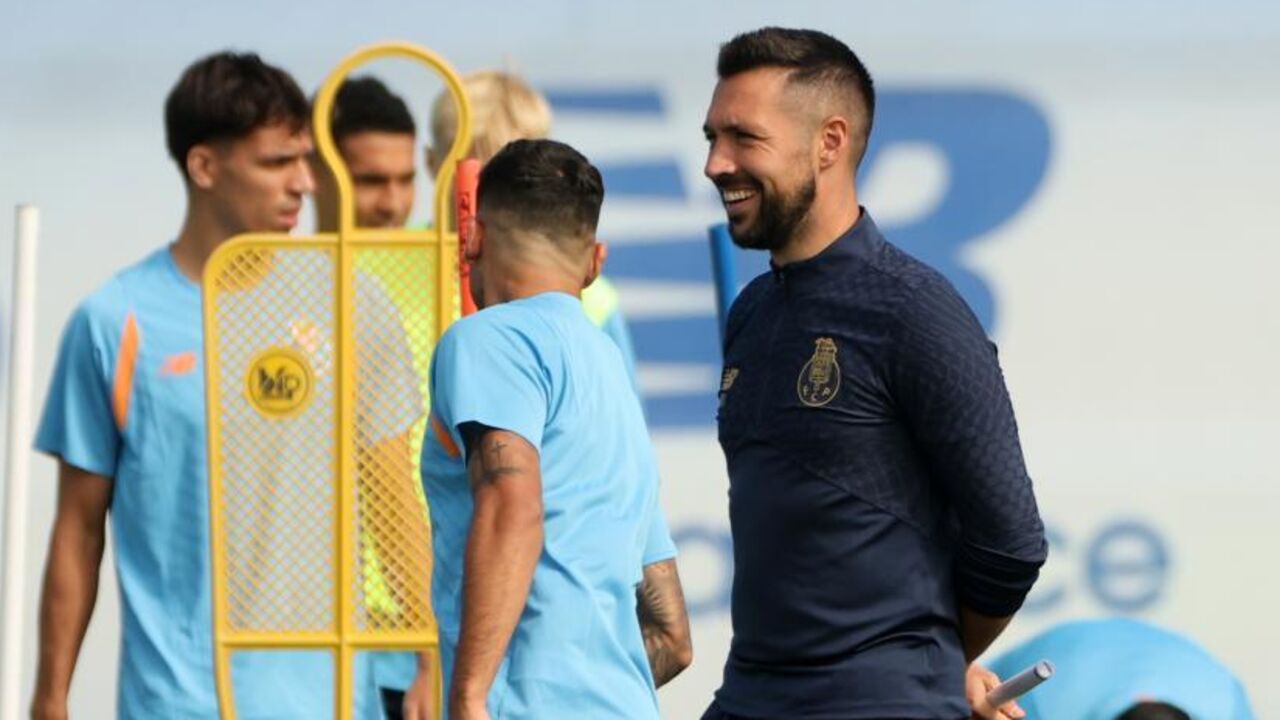 FC Porto prepara jogo com RB Salzburgo na Áustria, com Martim Fernandes e Alberto Costa