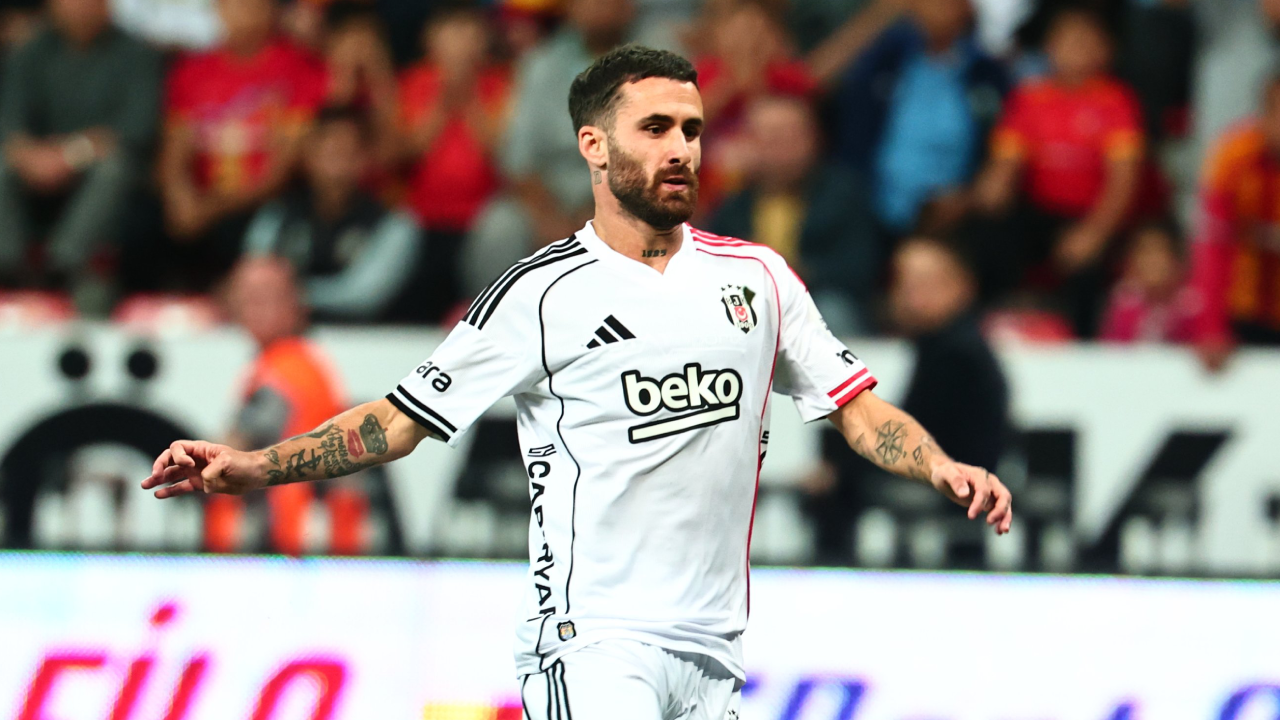 Rafa Silva fez o primeiro hat trick da carreira frente ao Kayserispor