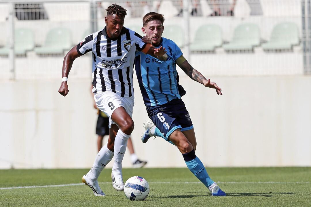 Tamble Monteiro em jogo pelo Portimonense