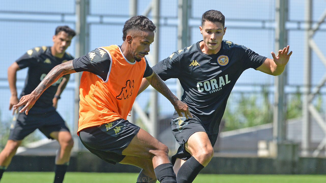 Filipe Soares substitui Matheus Dias expulso no jogo com o Arouca