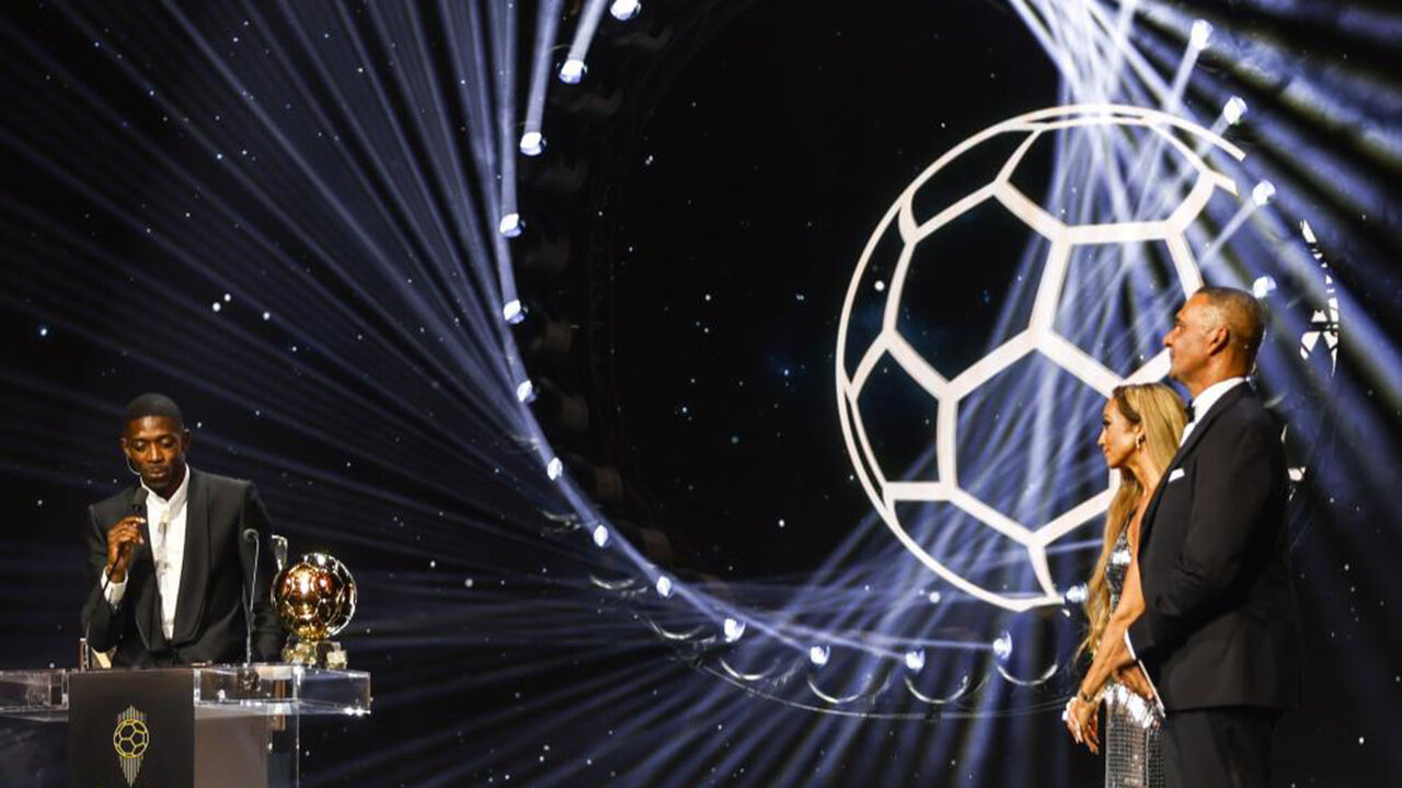 Vitinha, Nuno Mendes e João Neves na cerimónia da Bola de Ouro