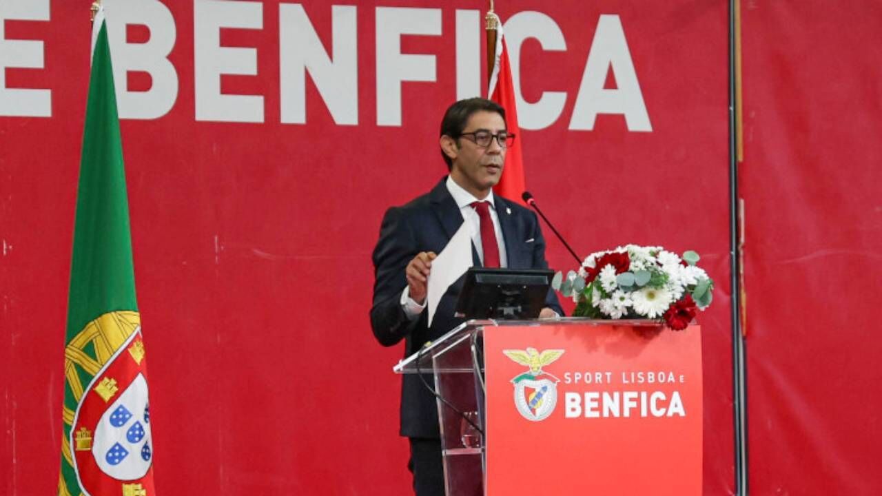 Rui Costa na AG do Benfica