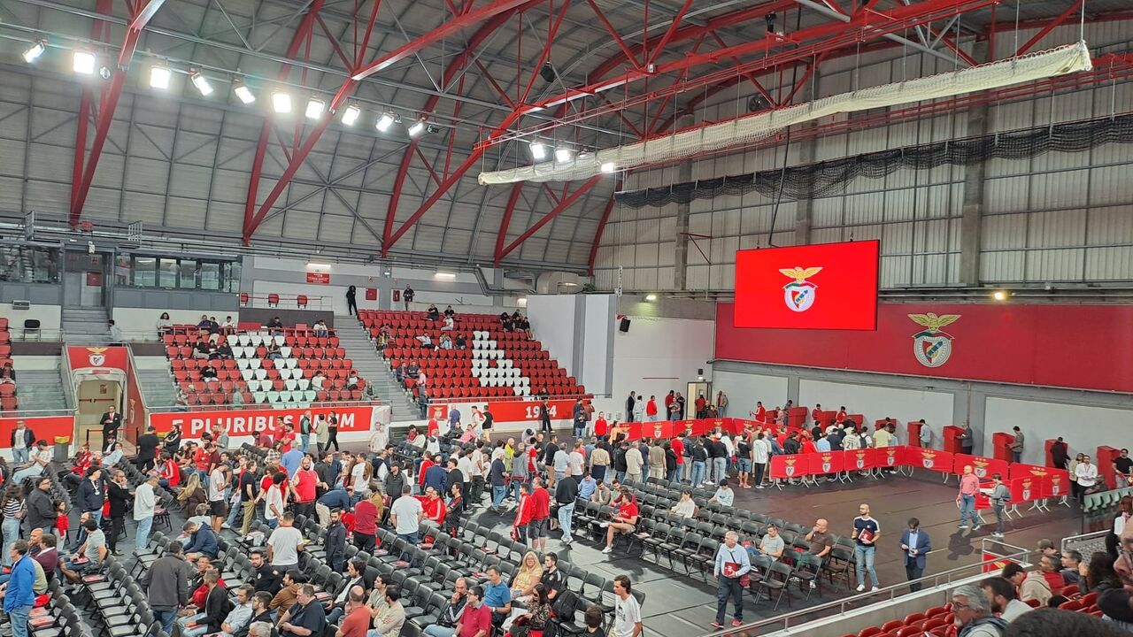 Sócios votam relatório e contas na AG do Benfica 