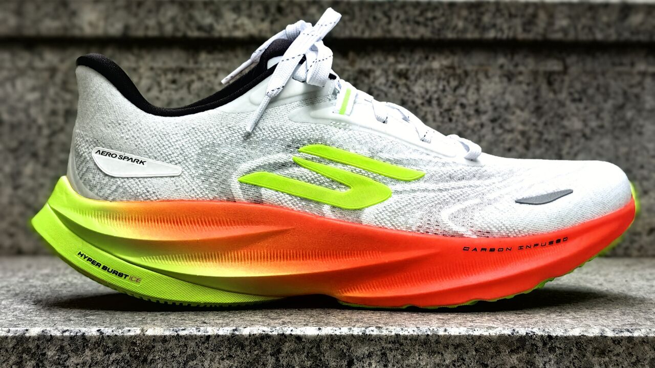 Skechers Aero Spark: modelo versátil com boa relação preço/qualidade